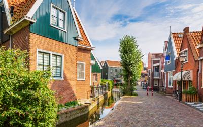 Old streets in Volendam   Olandija