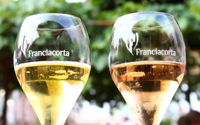 Franciacorta white sparkling italian wine