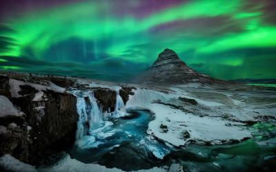 kikrjufell northern lights winter iceland