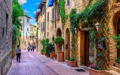 Old street in San Gimignano, Tuscany, Italy.